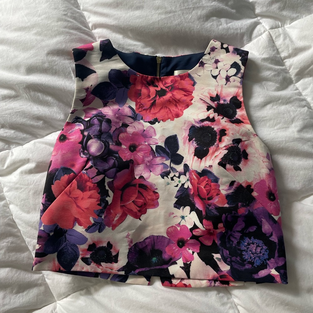 Floral zip up crop top